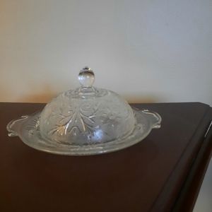 Glass bowl/dish.